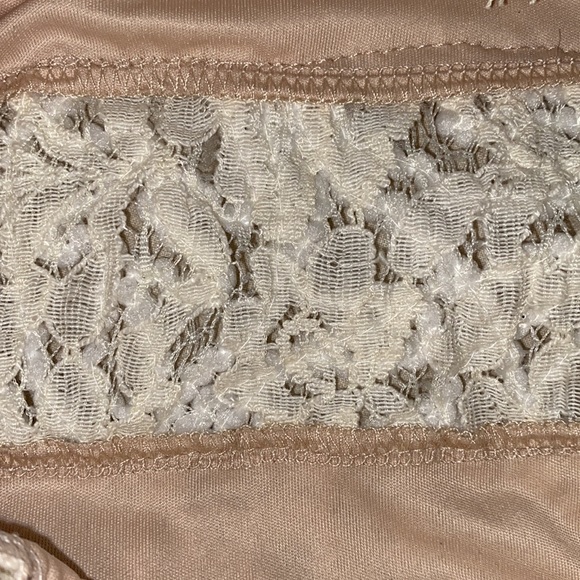 Forever 21 - L - White Soutache Lace Bodycon Dress - Picture 7 of 8